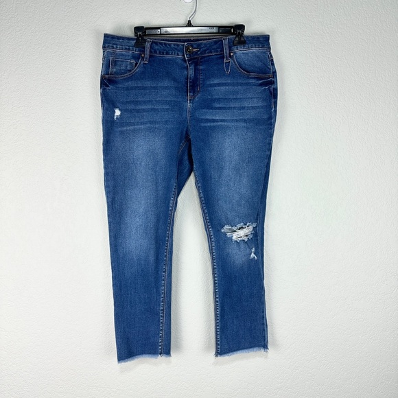 Natural Reflections, Size 14 Fray Hem Crop Destroyed Jeans Hi-Rise - Picture 11 of 14